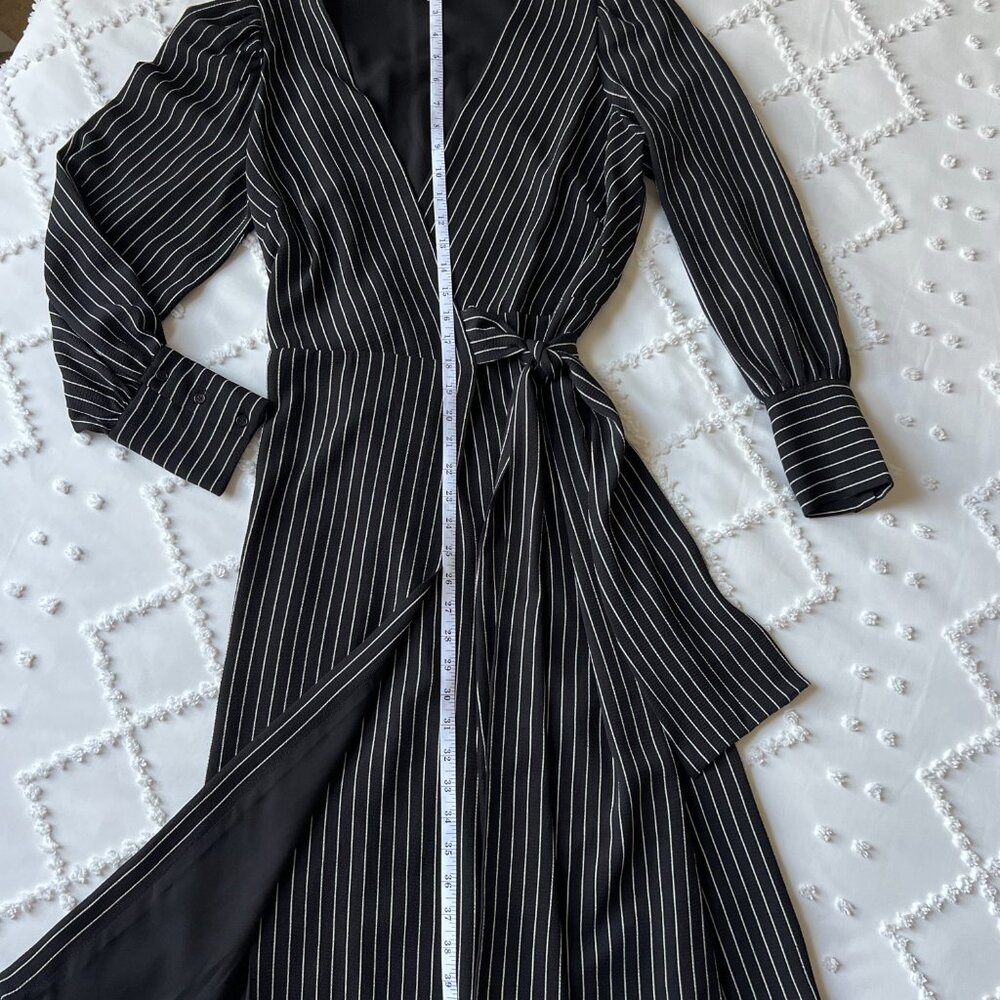 Max Studio Long sleeve V-neck midi wrap dress Size Medium - Picture 2 of 15